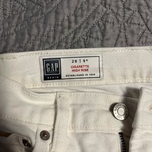 GAP white jeans (size 6)